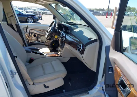 2015 Mercedes-Benz Glk 350 4Matic z USA, uszkodzony, nr VIN WDCGG8JBXFG374943